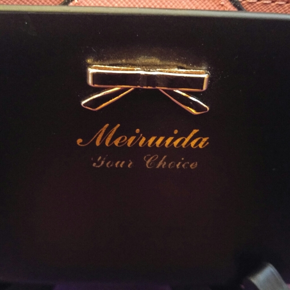 Wallet - Picture 2 of 5